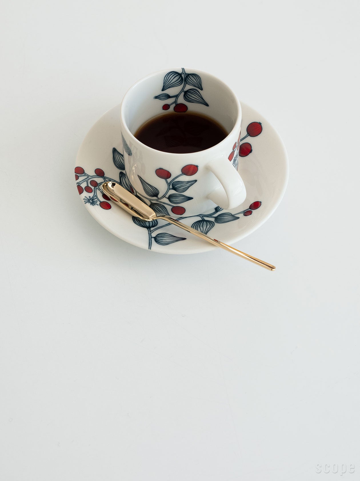 caniスプーン小さじ1/2とコーヒーカップ＆ソーサー