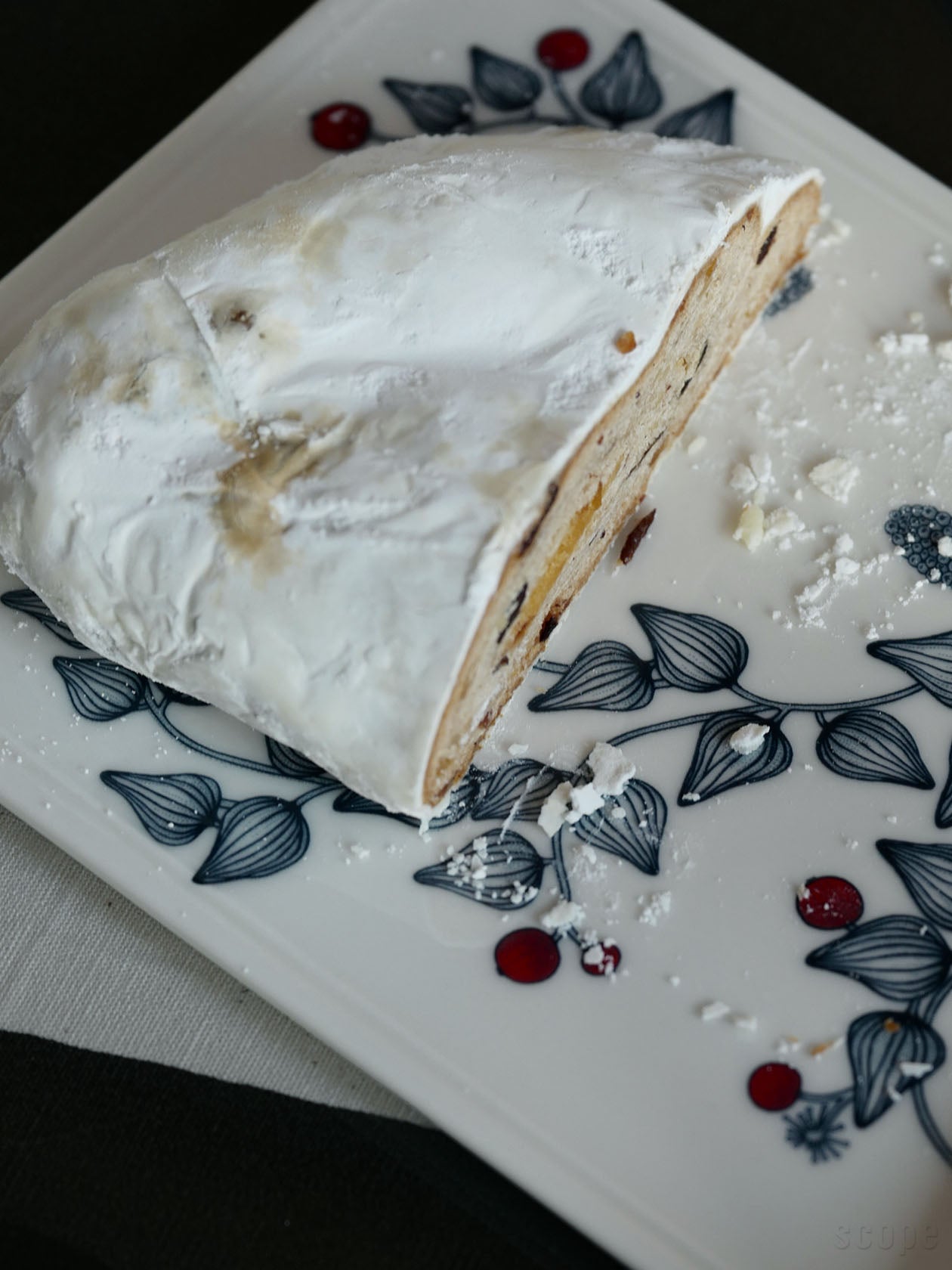 シュトーレンとサービングプラター