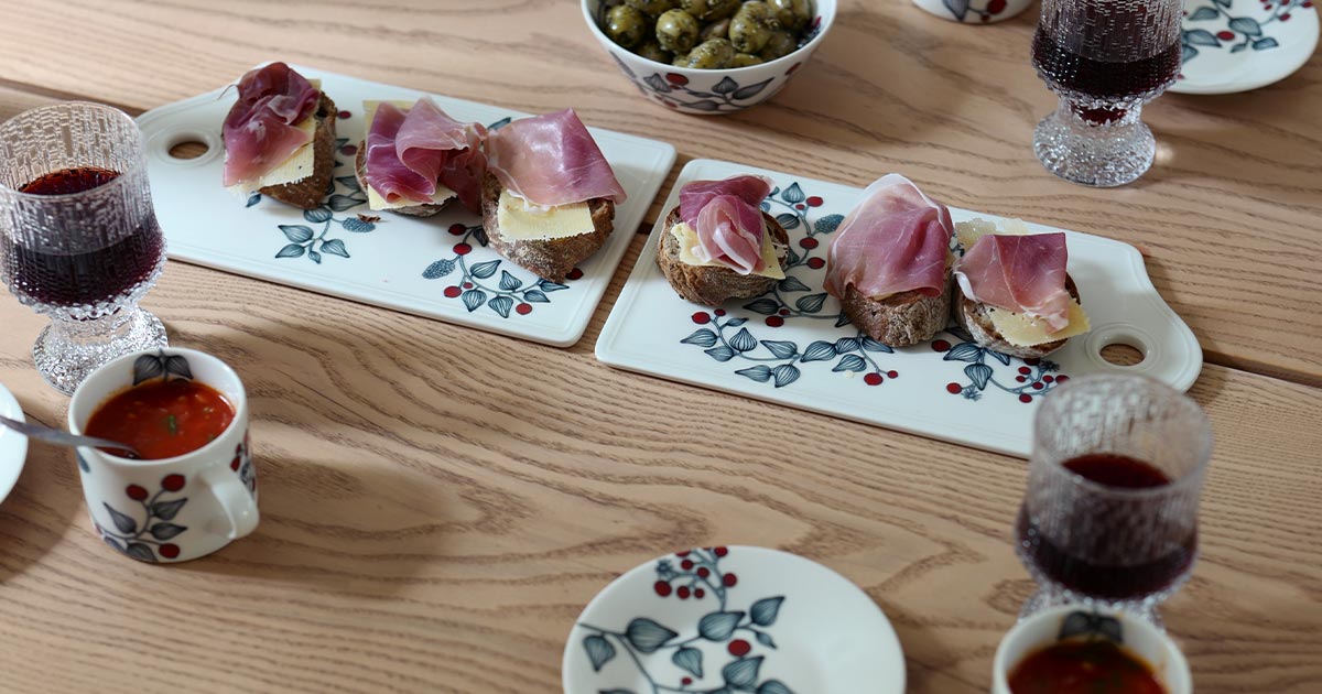 飾らず使う、Runo フロストベリーのサービングプラター｜SCOPE（スコープ）