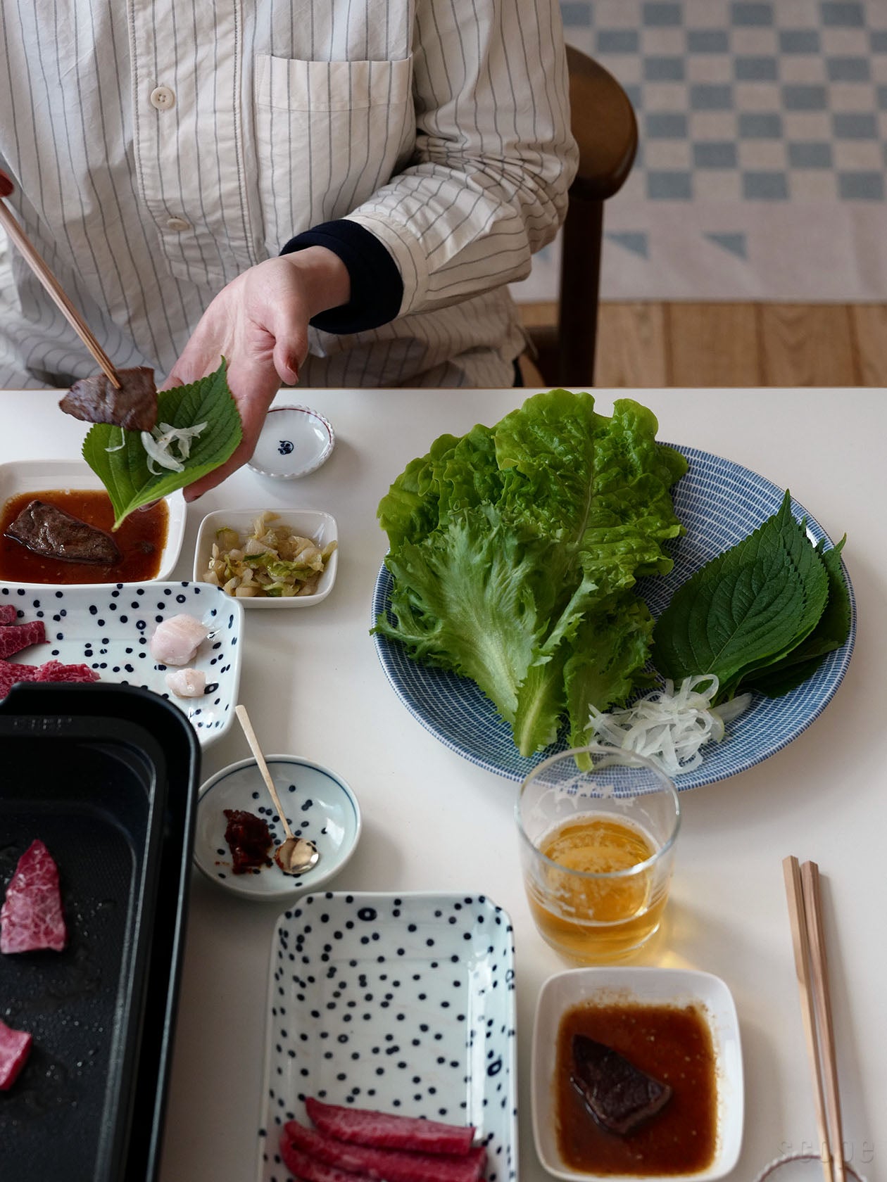 焼肉用の野菜を盛り付けた24h Avec プレート26cm