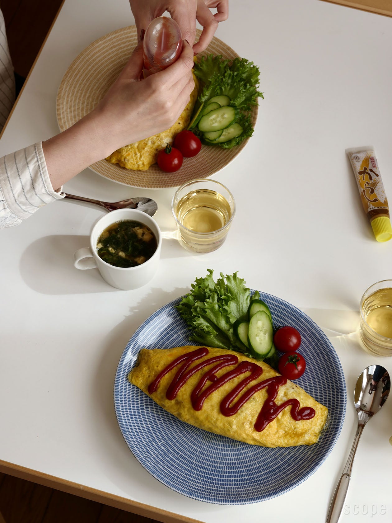 オムライスを盛り付けた24h Avec プレート26cm