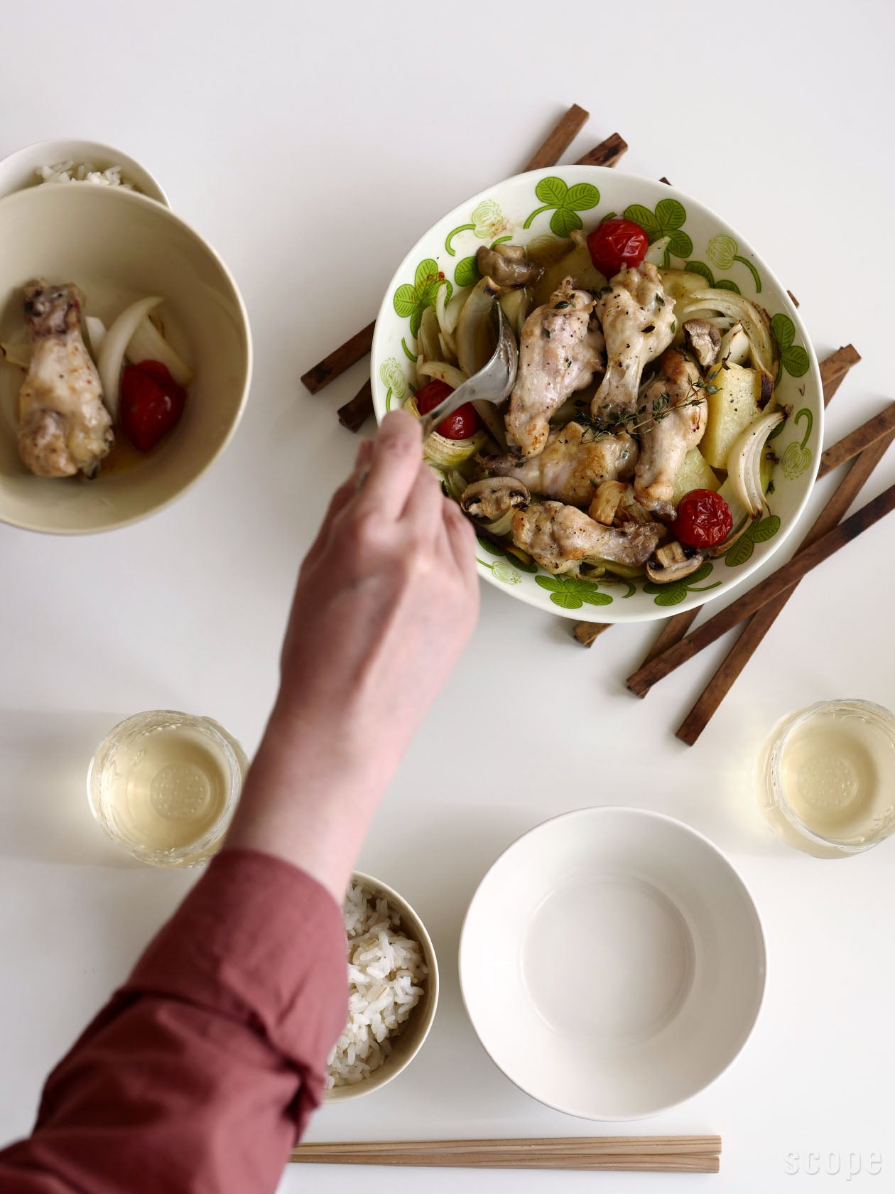 Apilaオーバルボウル23cmで作る、チキンと野菜を使ったオーブン料理