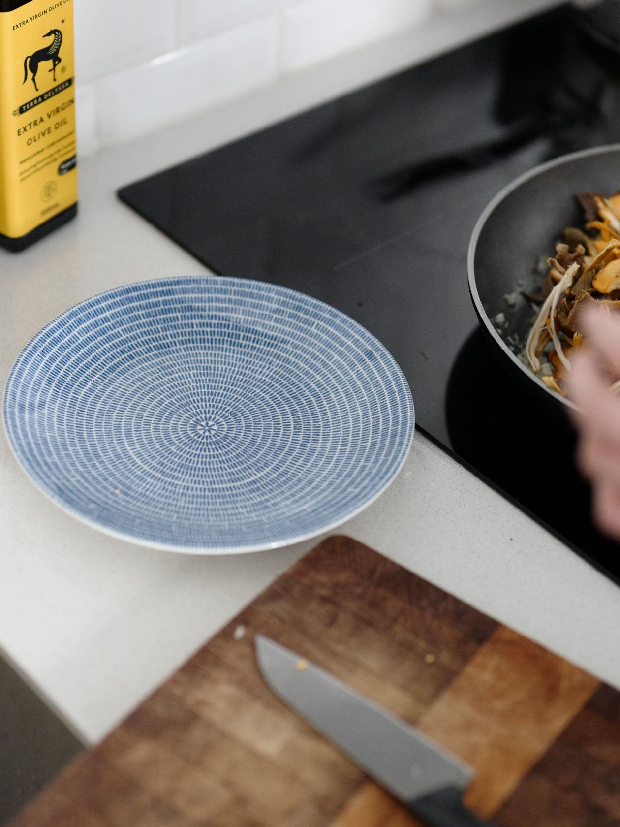 何も乗っていない24h Avec プレート20cm