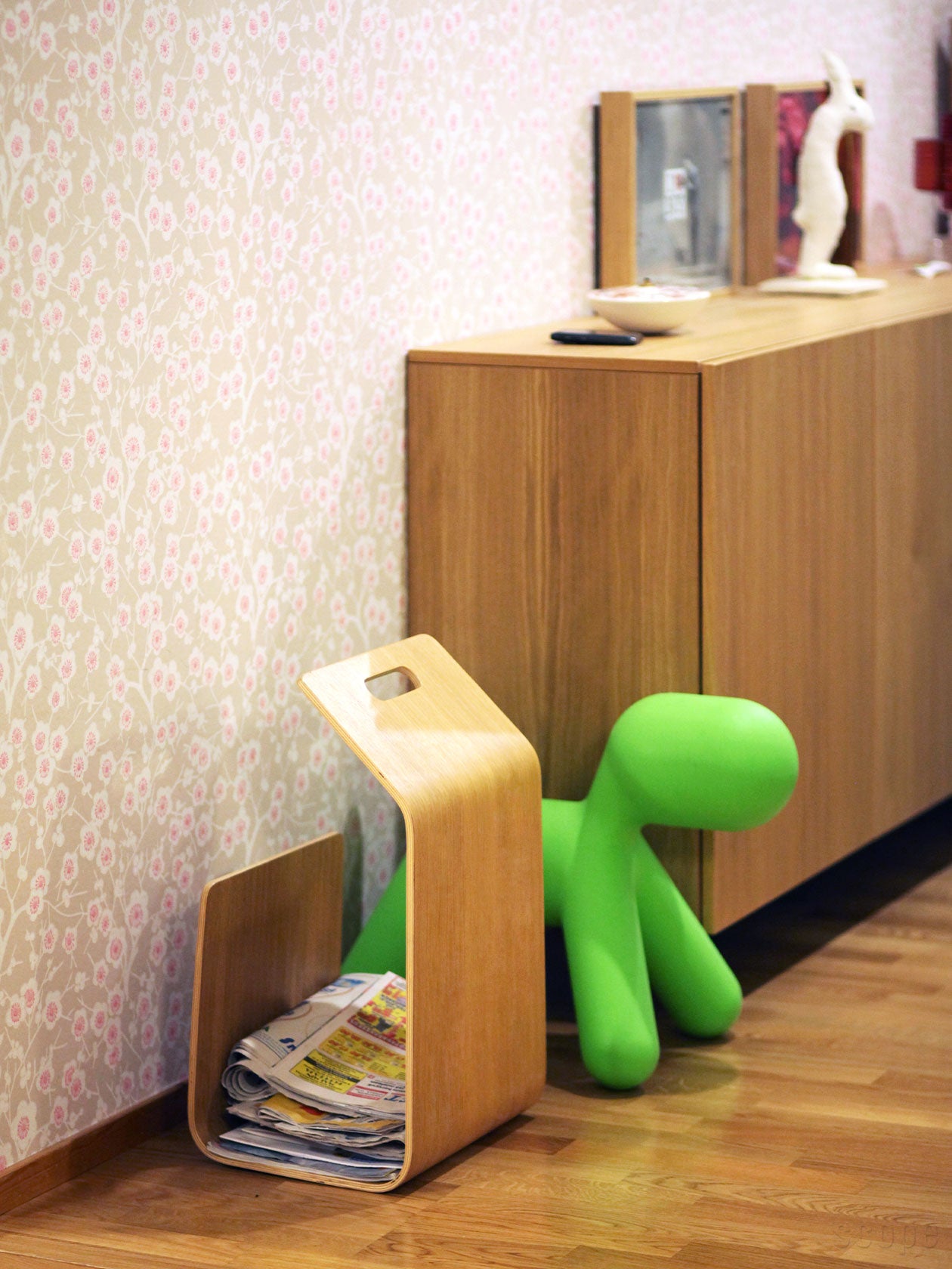 ヘイニ宅で使われているKanto マガジンラック