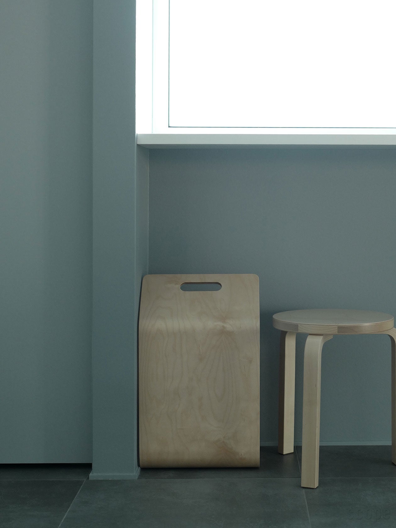 モデムを隠して使っているKanto マガジンラック