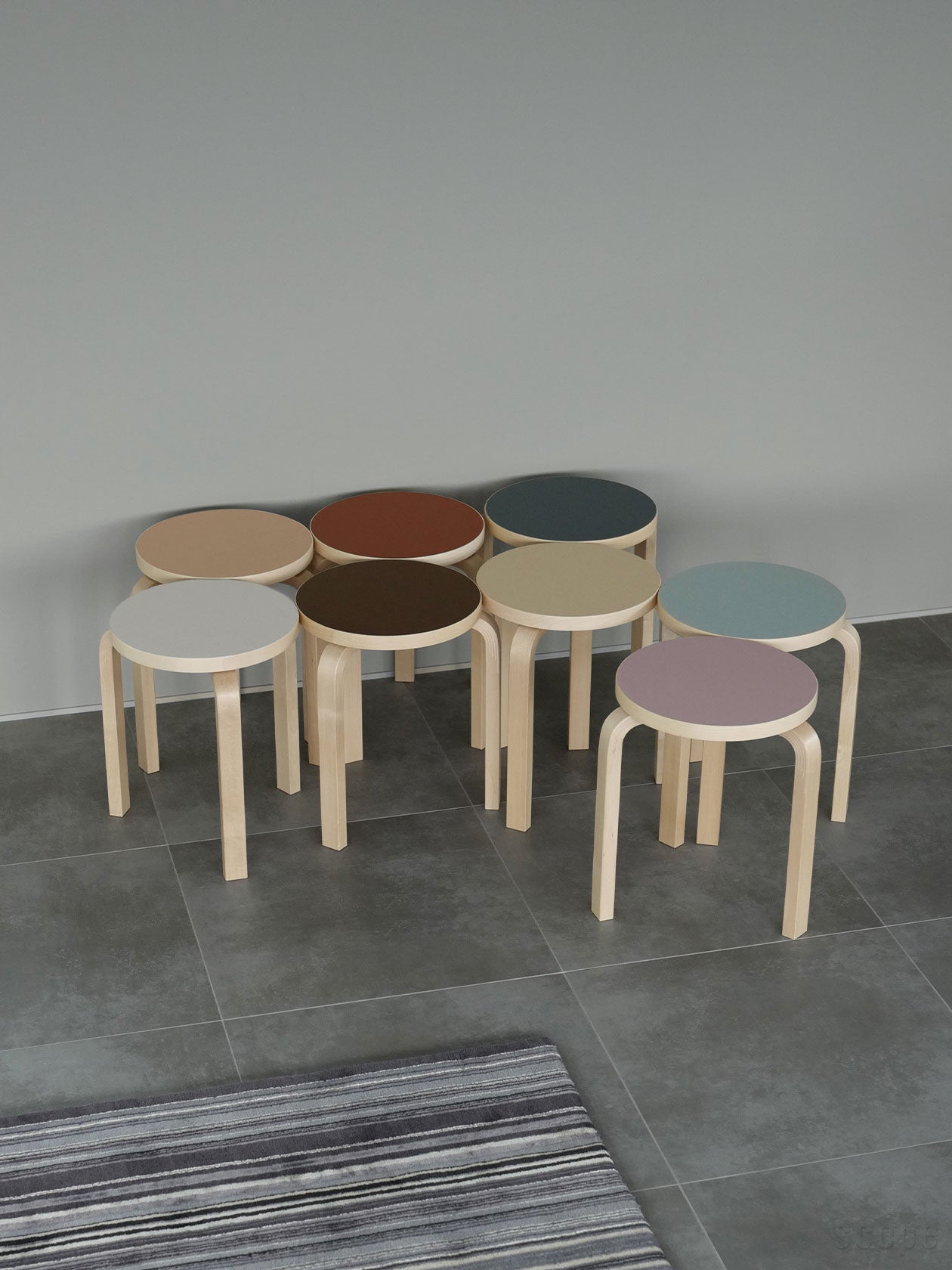 artek アルテック scope別注　スツール60 コーンフラワー 美品 アルテック スツール60 リノリウム | 2013年から続くスコープ別注 | scope