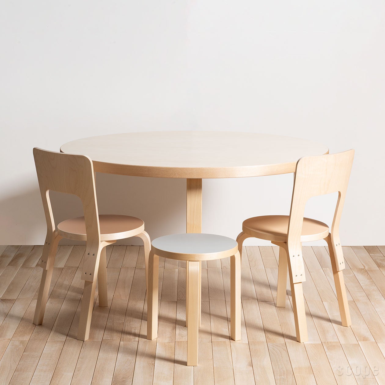 91 テーブル | Artek (アルテック)