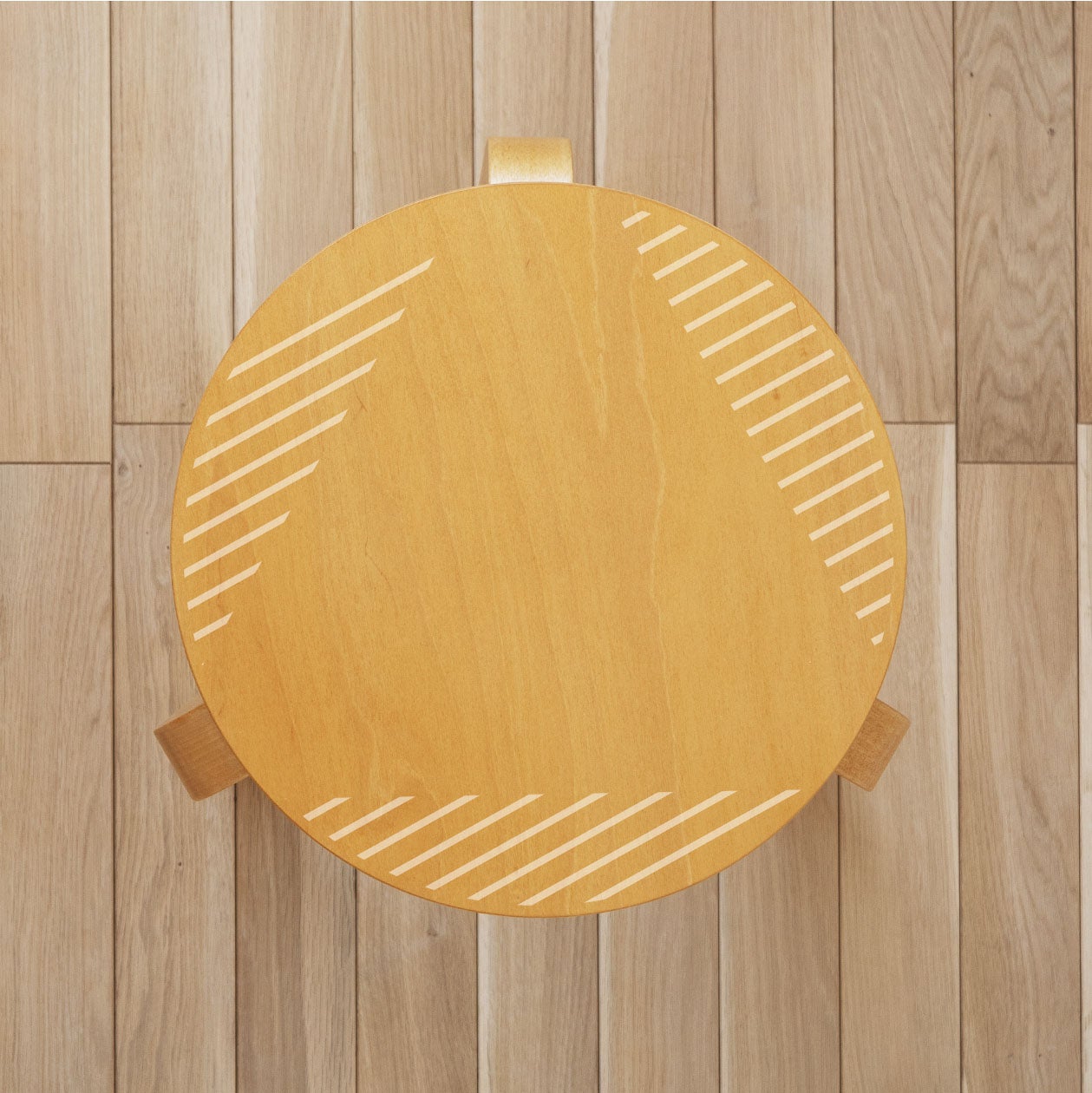 Stool 60 (スツール60) |ハニー / ウォールナット ステイン | Artek
