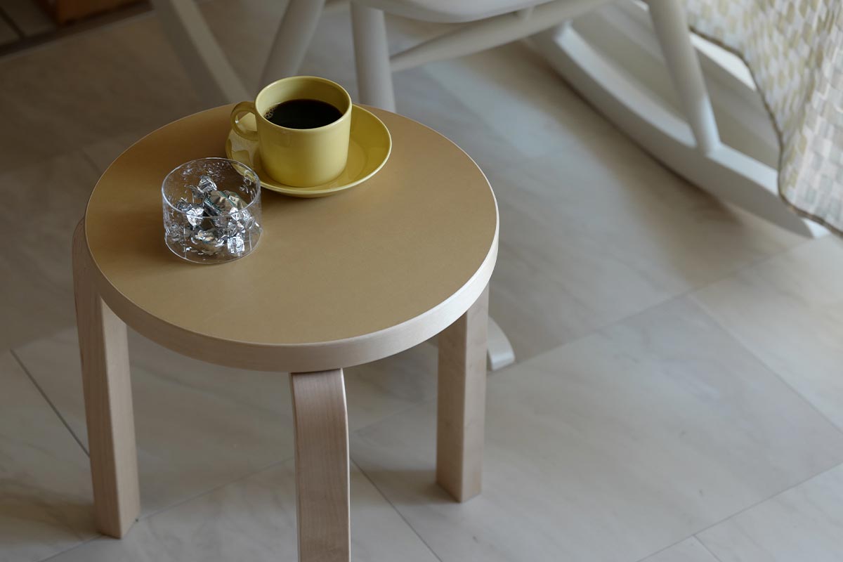 Stool 60 リノリウム 無着色 | Artek (アルテック)