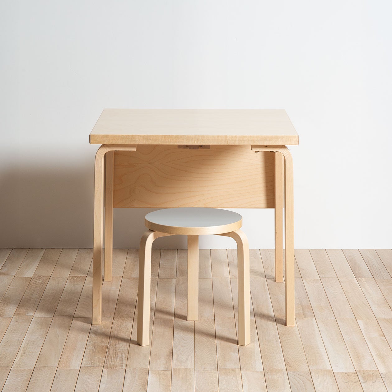 ドロップリーフ テーブル DL81C | Artek (アルテック)