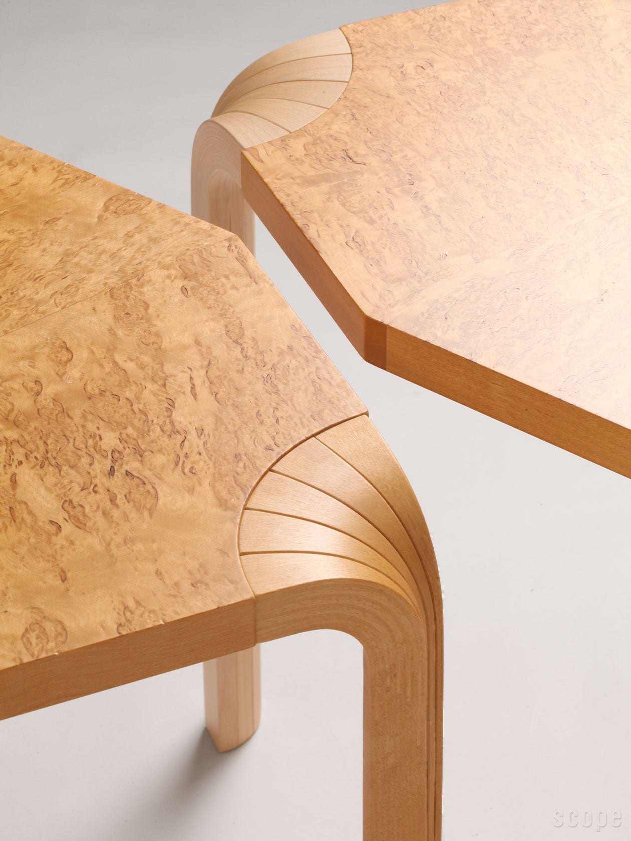 Stool X602の脚部分の拡大