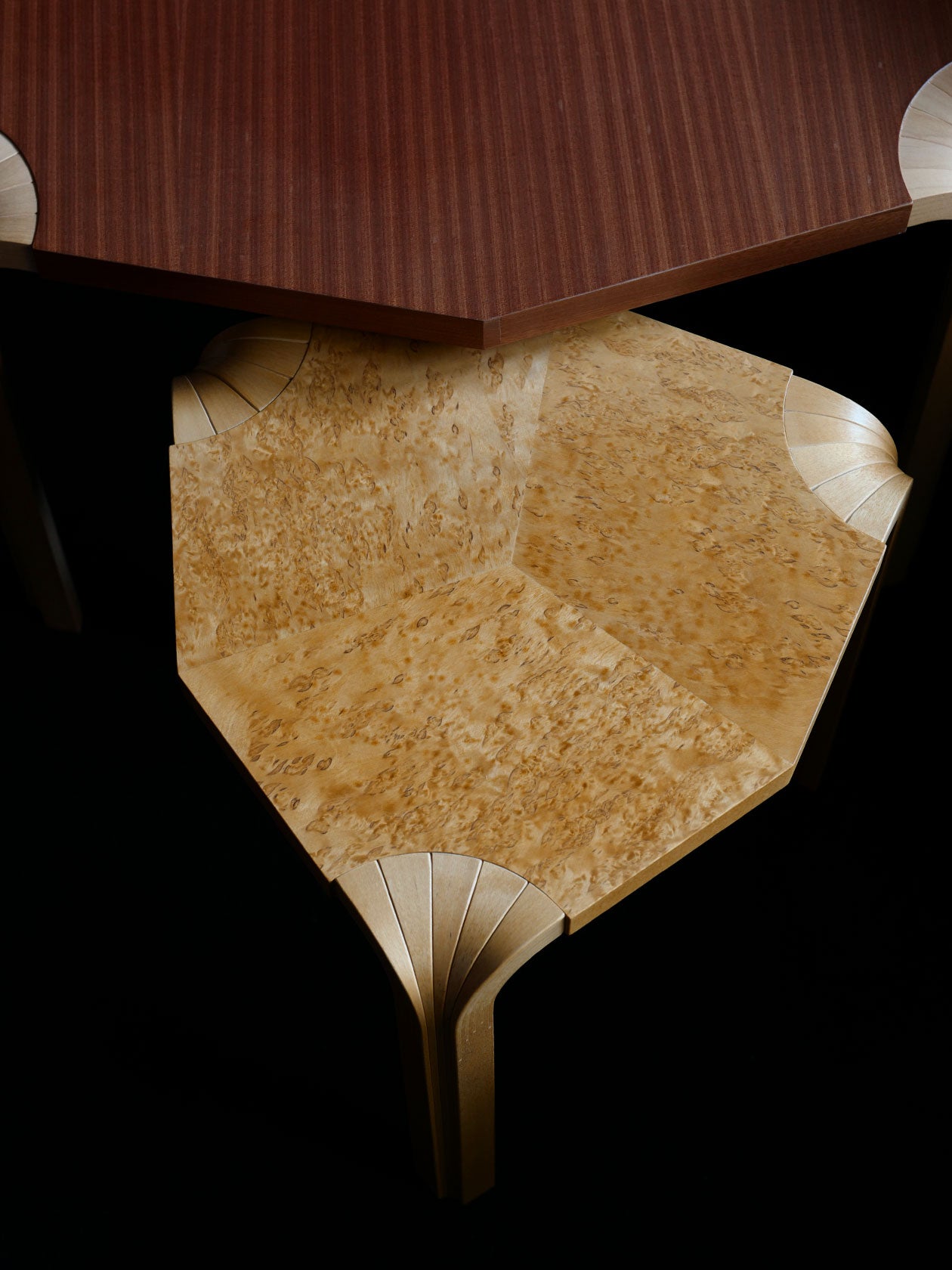 Stool X602の座面の拡大