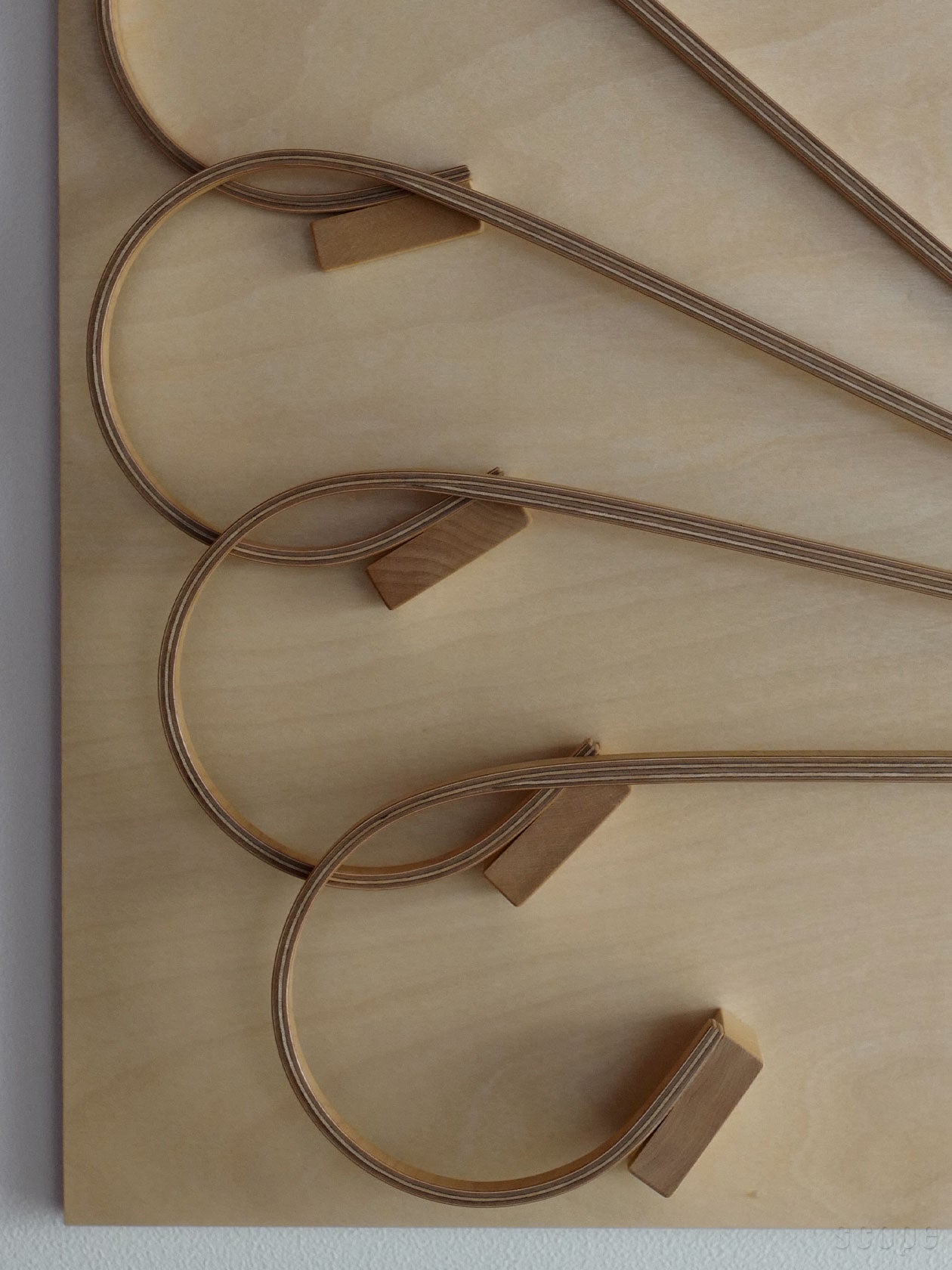 レリーフ正面から