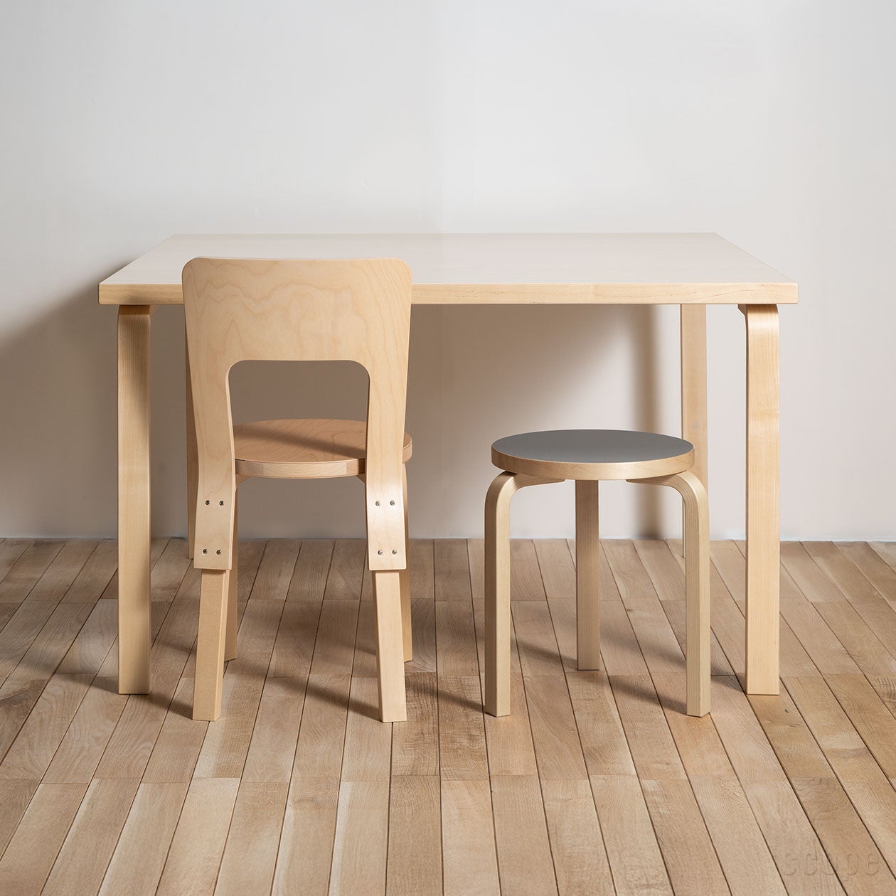 84テーブルとChair66