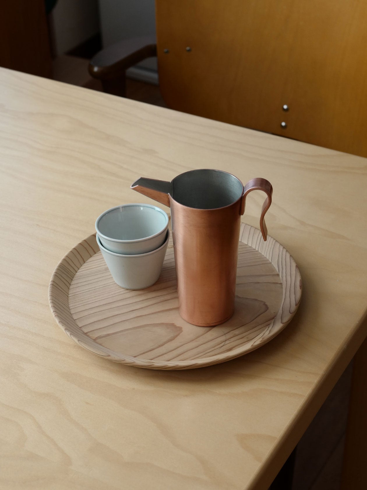 お盆にのった、ちろりと猪口