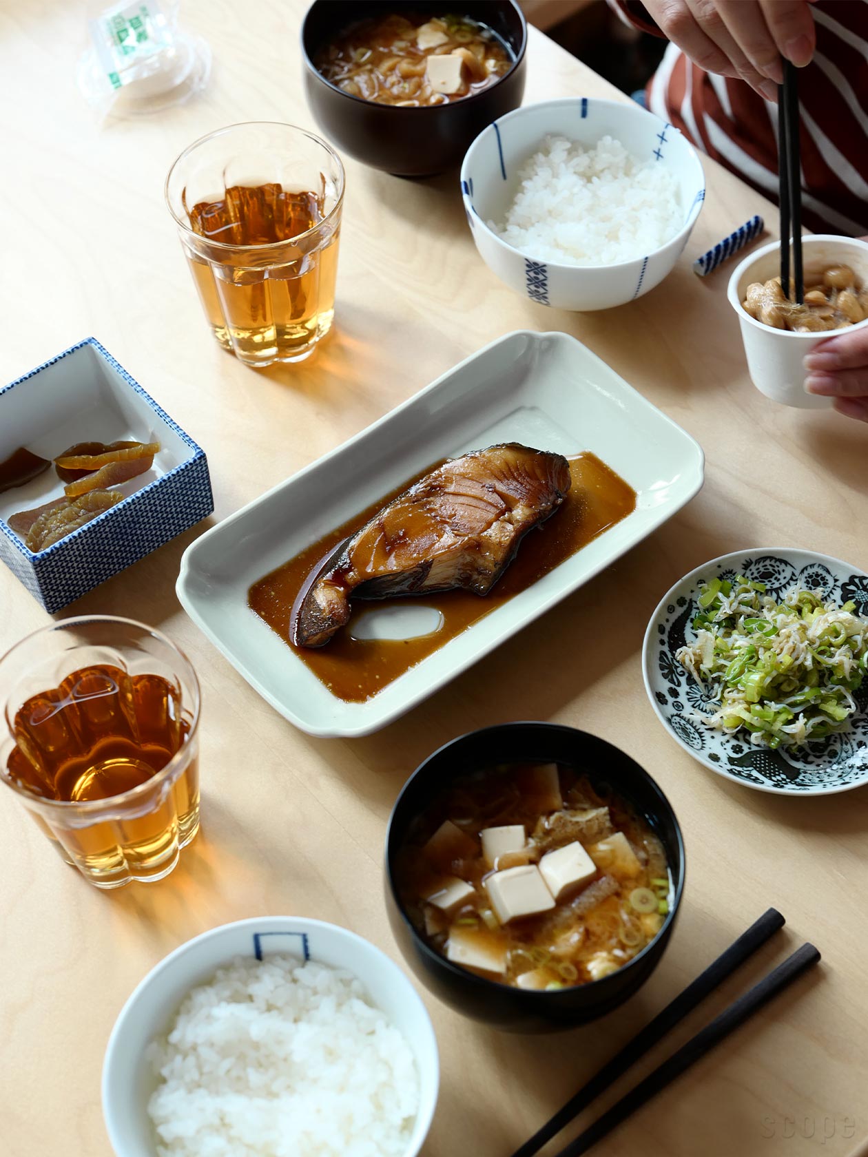 木瓜角皿 長角。切り身魚や卵焼きがちょうど良く収まる深さと大きさ