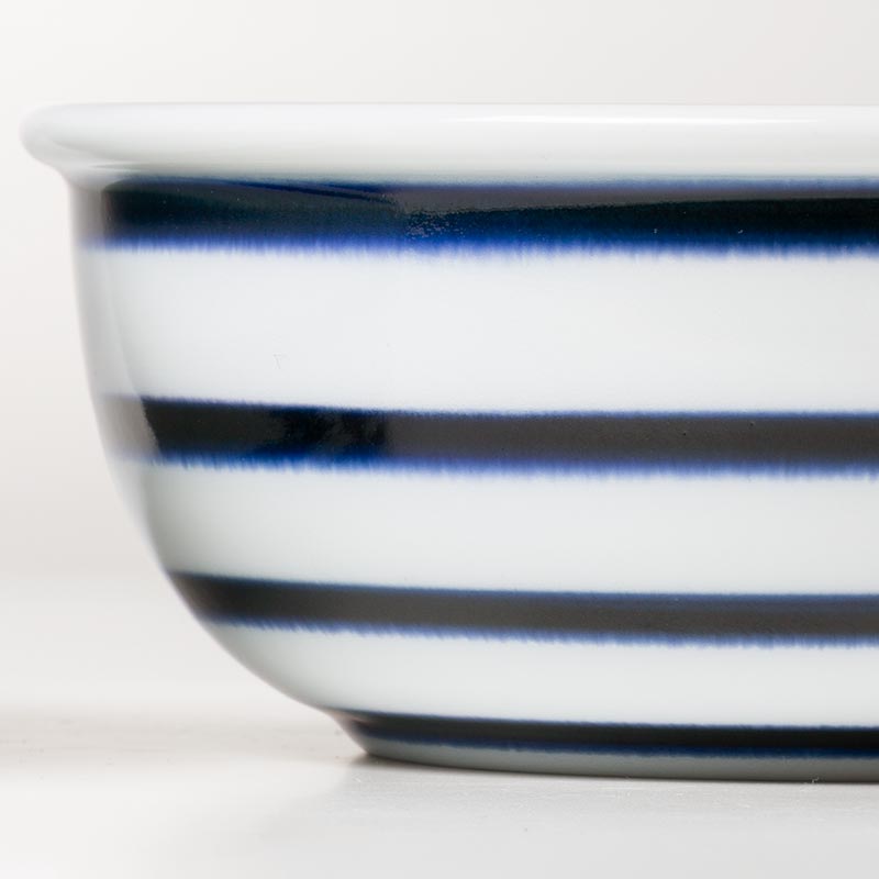 太巻の輪線は釉薬の滲みに個体差があります