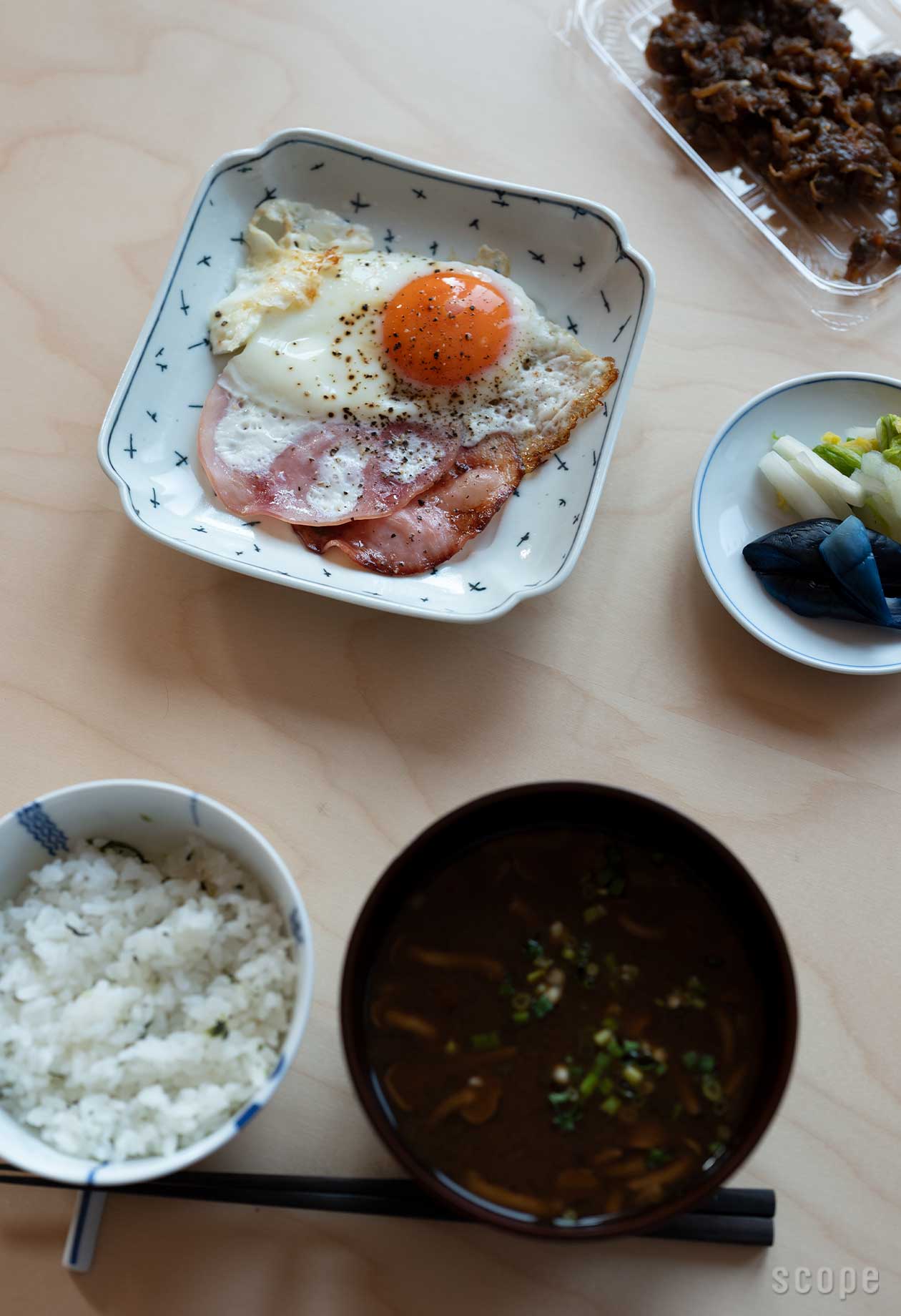東屋 (あづまや) 木瓜角皿 ヒラヒラ