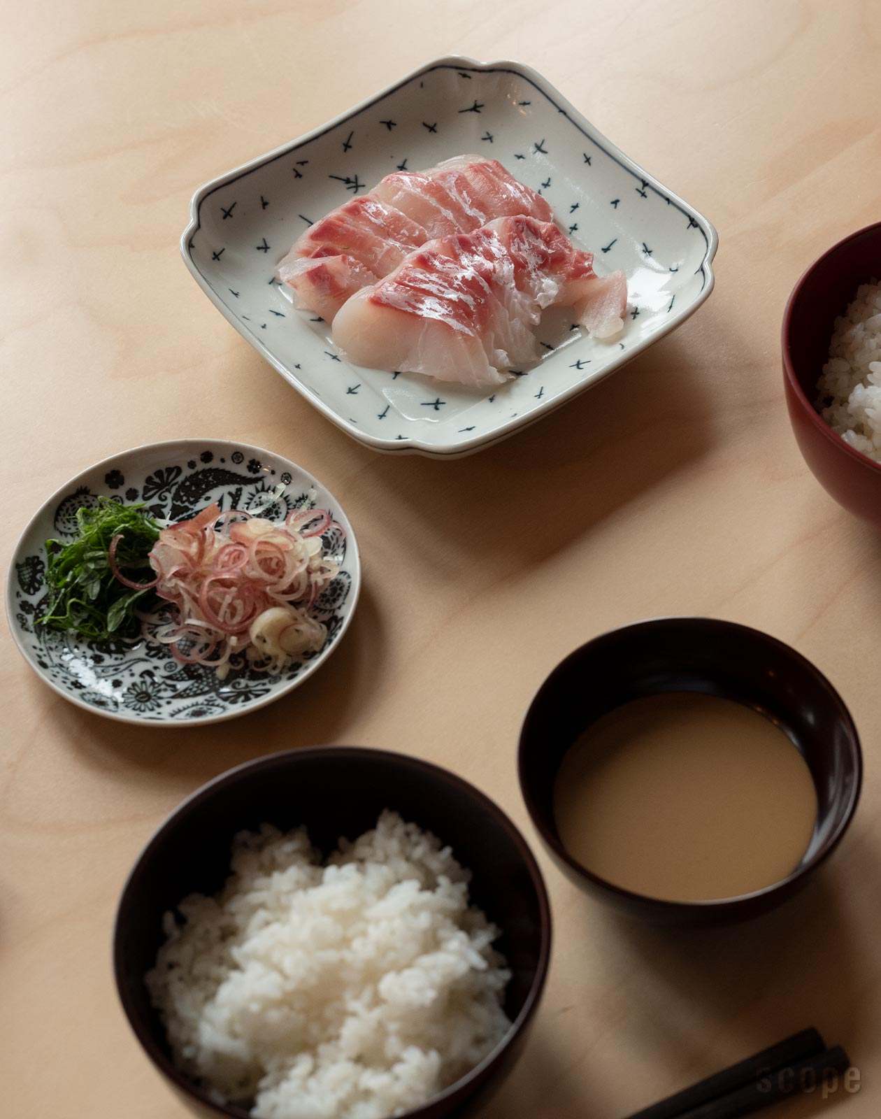 東屋　ヒラヒラ　長角皿