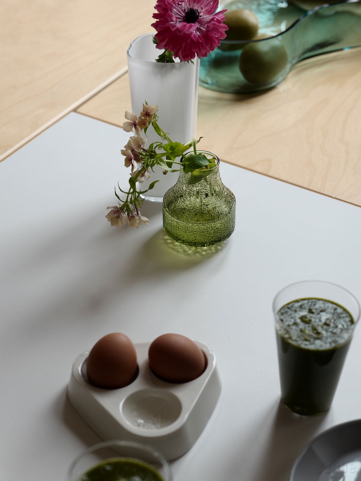 iittala Ultima Thule フィニッシュサンド ベース 82x97mm。フィンランドの自然を映す落ち着いたグリーン