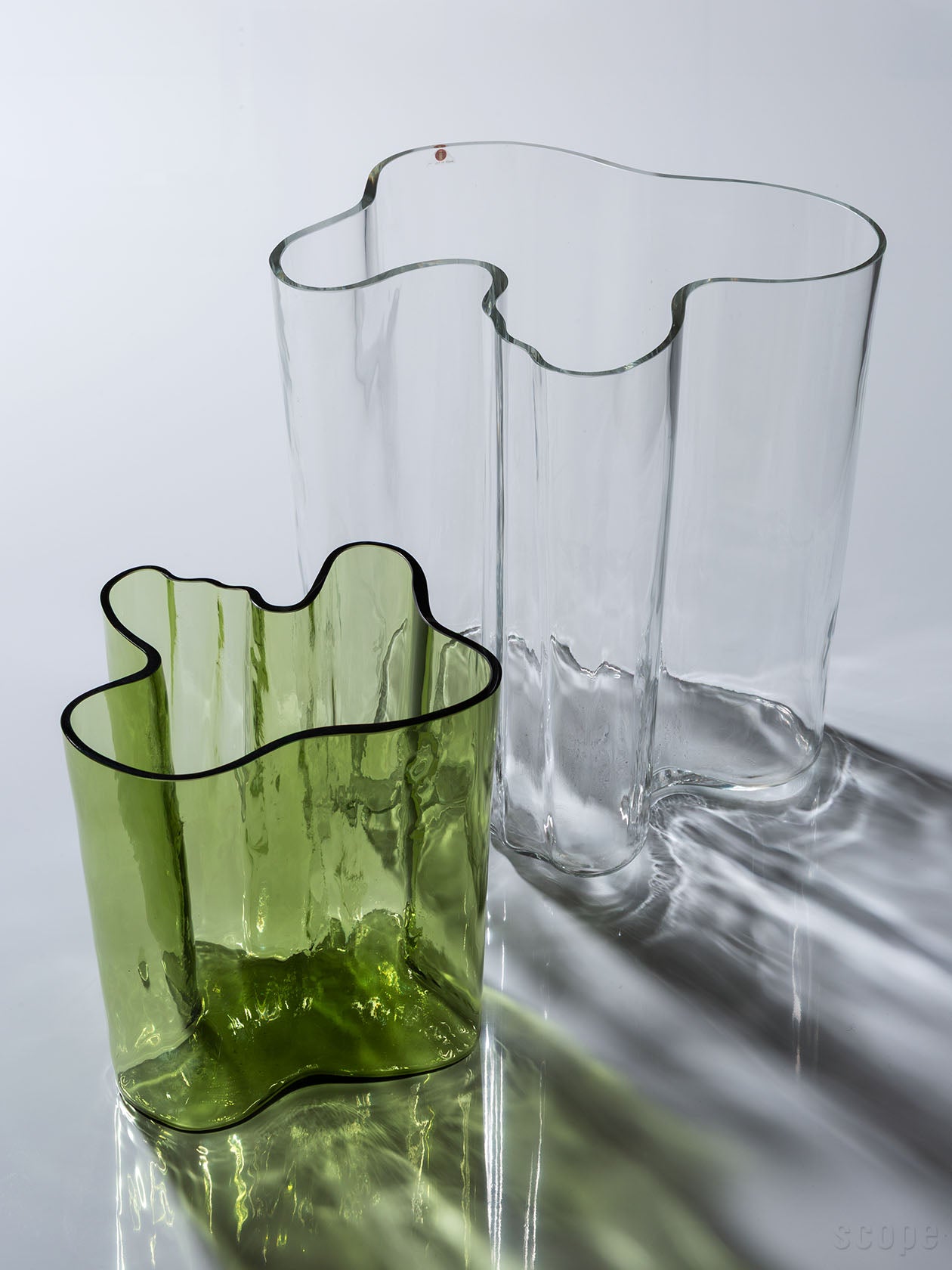 木型のベースとAalto Collection ベース 200mm フィニッシュサンドを横から比較した様子