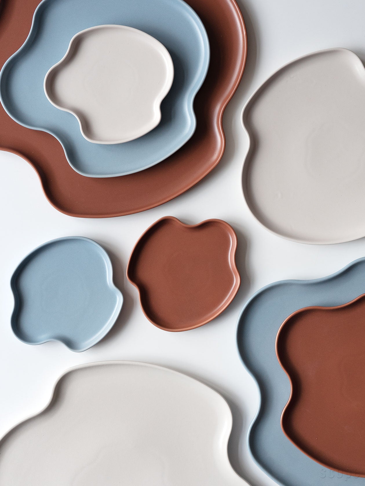 Aalto Collection プラター15cmをシリーズのアイテムと一緒に並べた様子