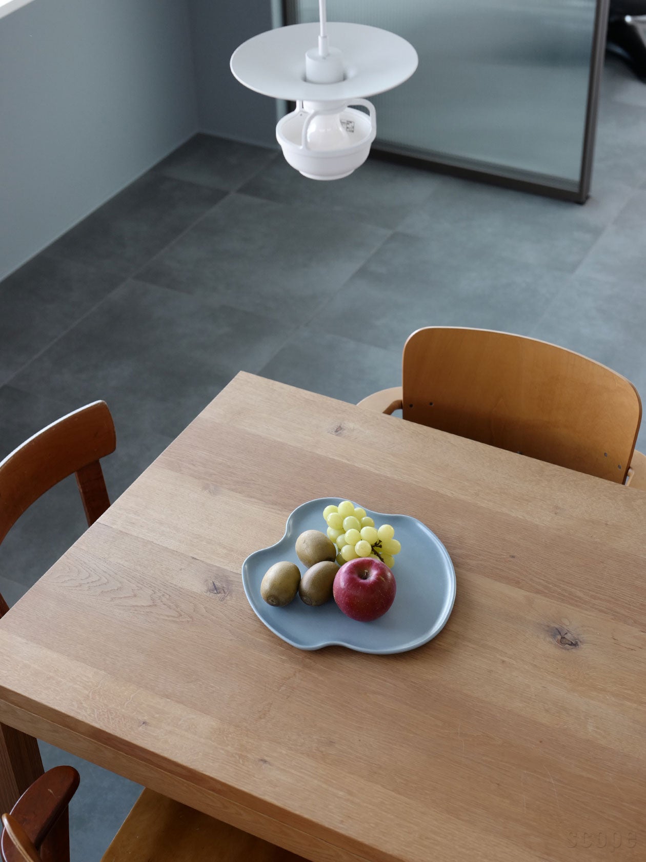 Alvar Aalto Collection プラター35cmにフルーツを盛り付けた様子