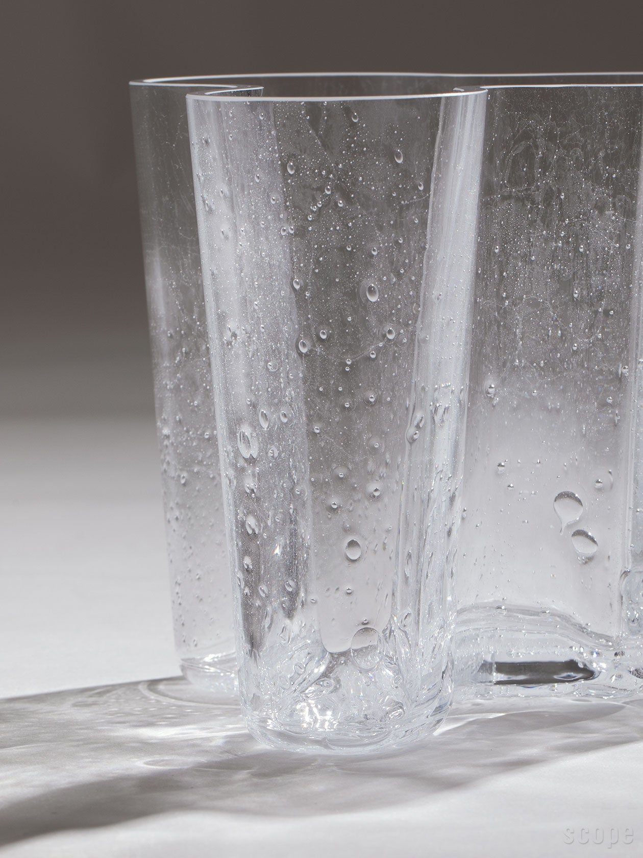 個体ごとに異なる気泡の入り方。自分だけの特別な一品を選べる個別販売