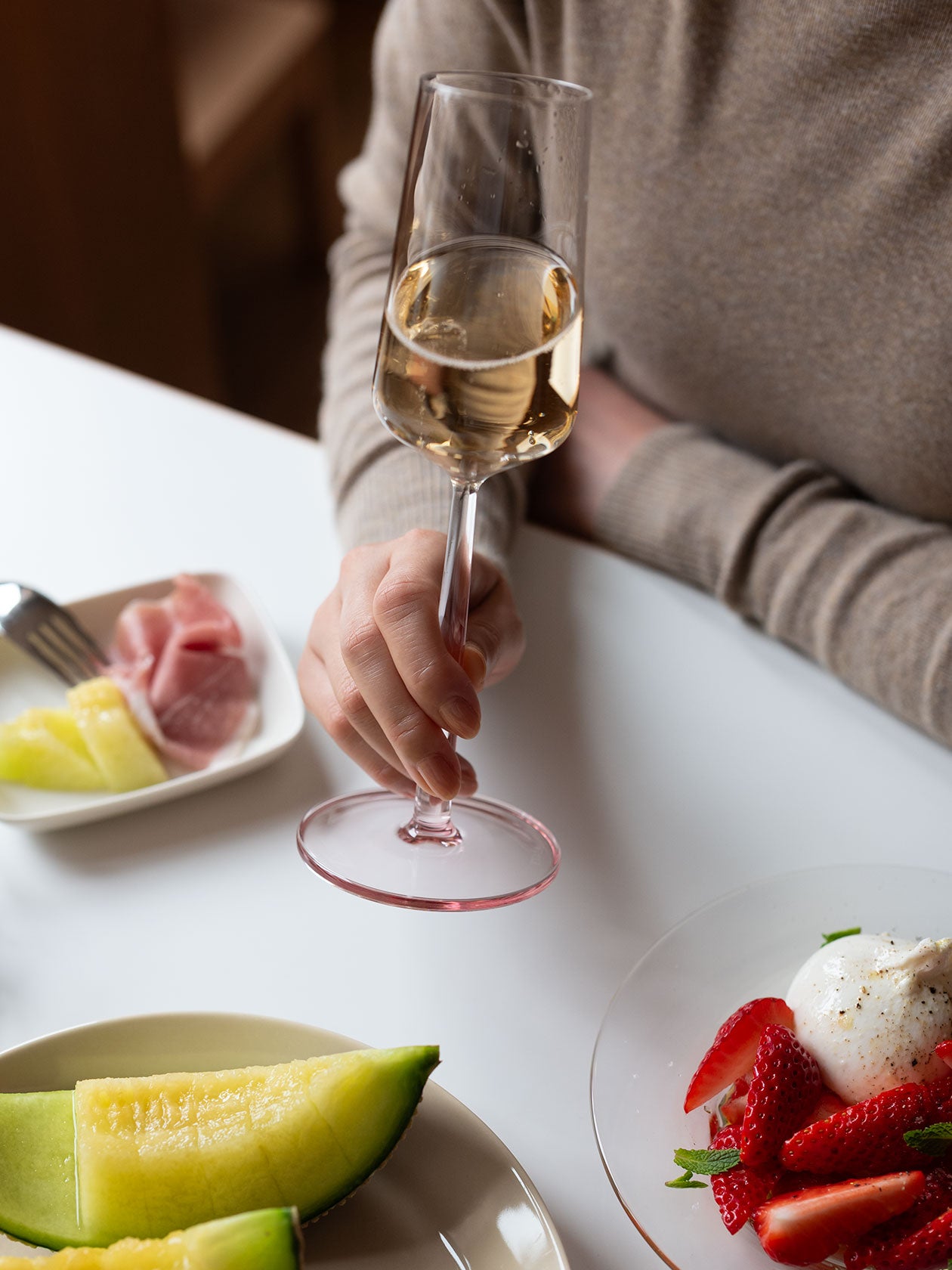 シャンパンとステムのローズ。