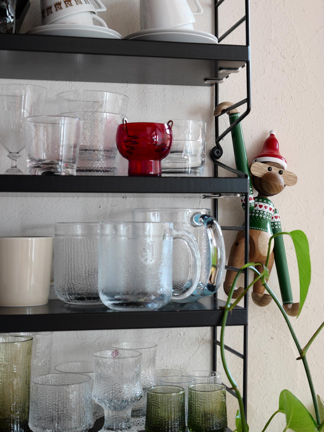 サンタ帽子をかぶったモンキーの写真