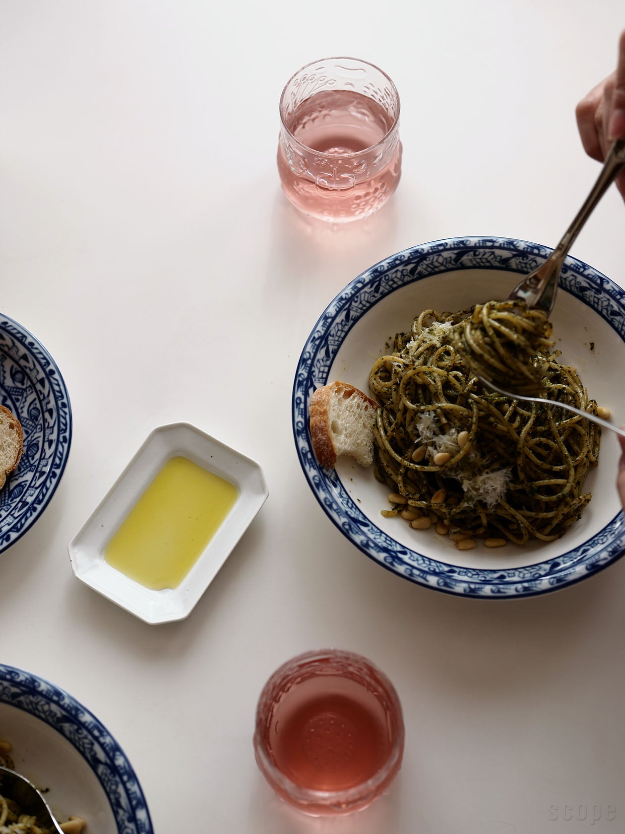 Cobolti ディーププレート21cmに大葉のジェノベーゼパスタ、日本の洋食とCoboltiはとてもよく似合います。