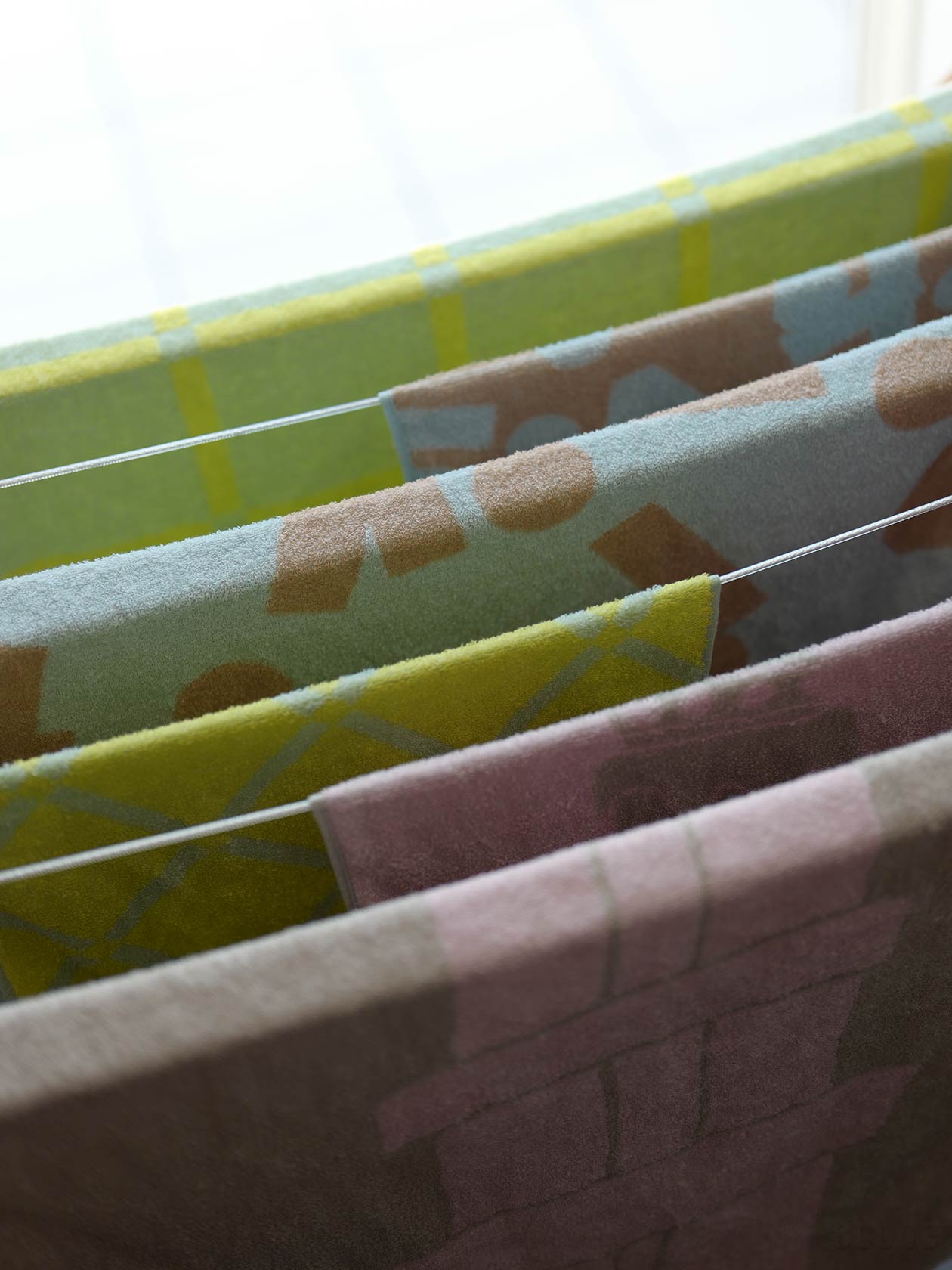 house towel ライトワイド 2026年限定3柄を干しているところ
