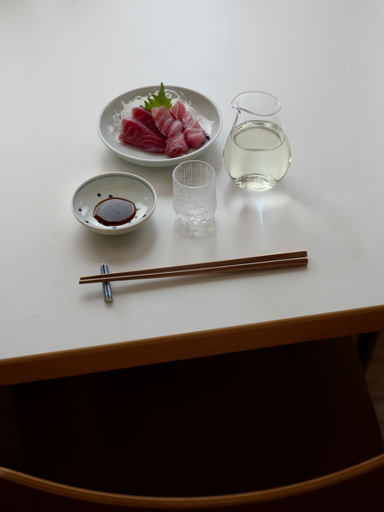 Bellman ミルクジャグ200mlに日本酒1合を入れた、一人用の晩酌セット