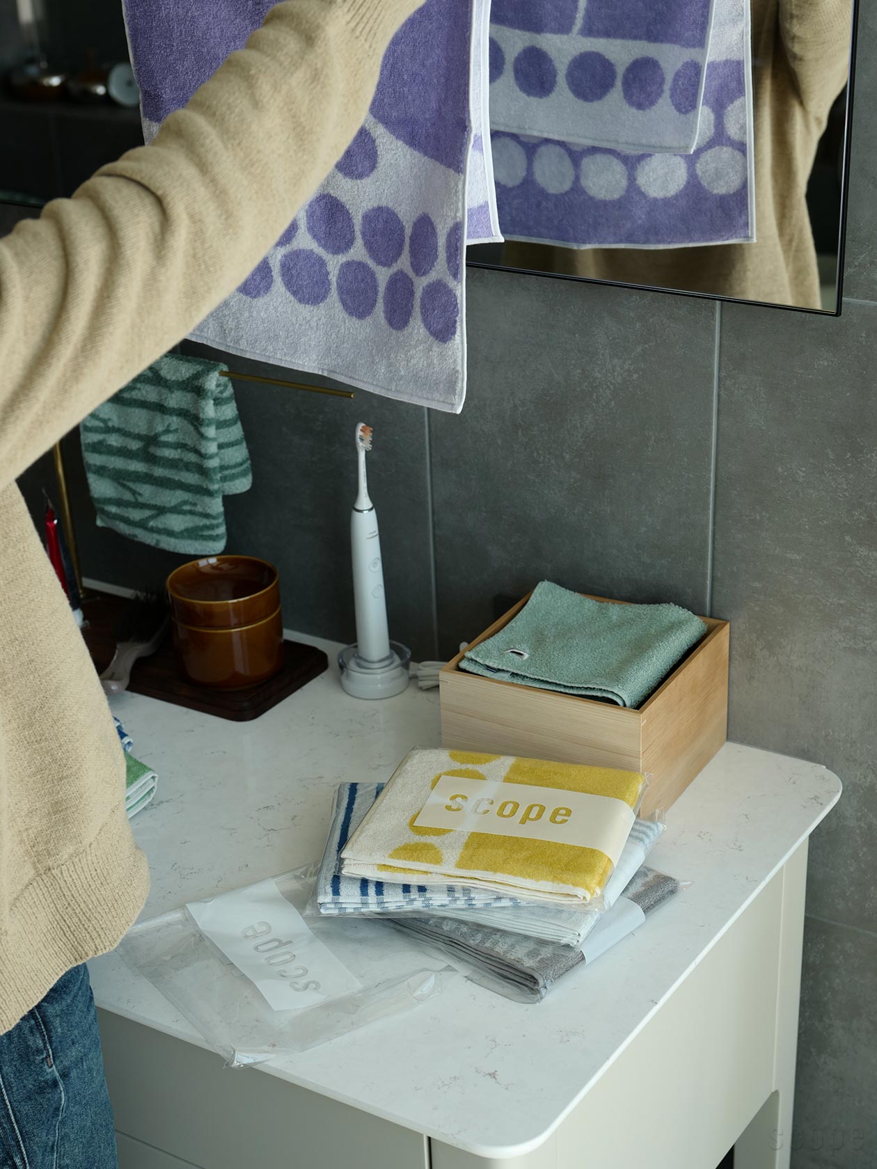 Sunday morning パープルを中心に、色とりどりのライトタオル