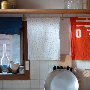 手ぬぐい 002 石本藤雄 ヒラヒラ 白