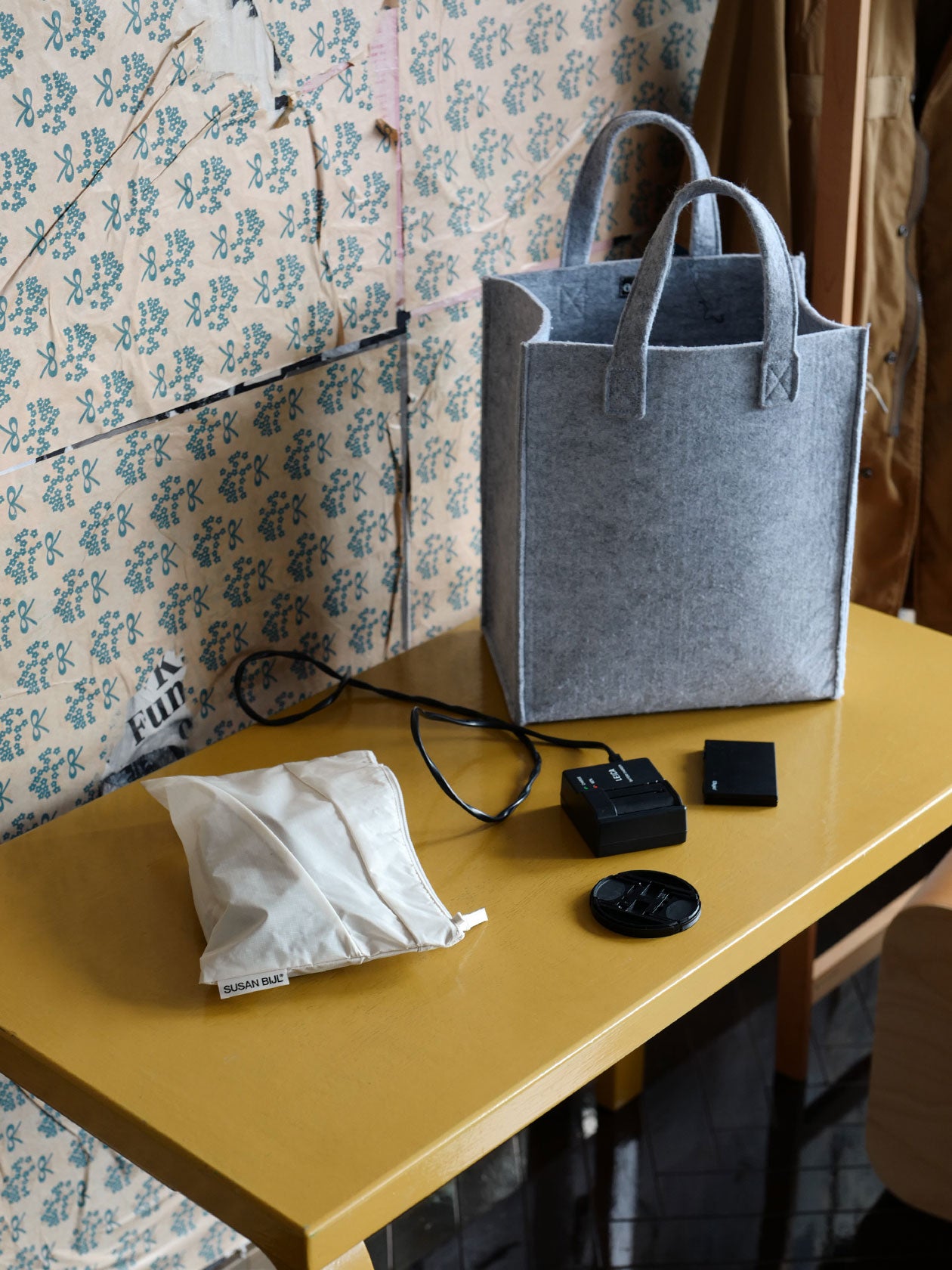 SUSAN BIJL (スーザンベル) ポーチM