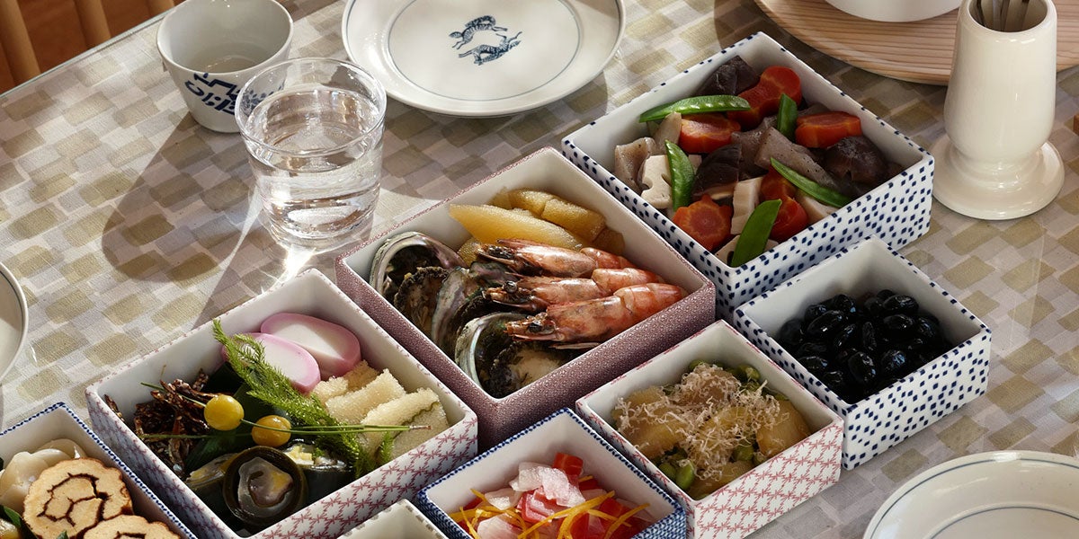 TIME & STYLE 重箱｜小振りな磁器で日常も晴れの日も